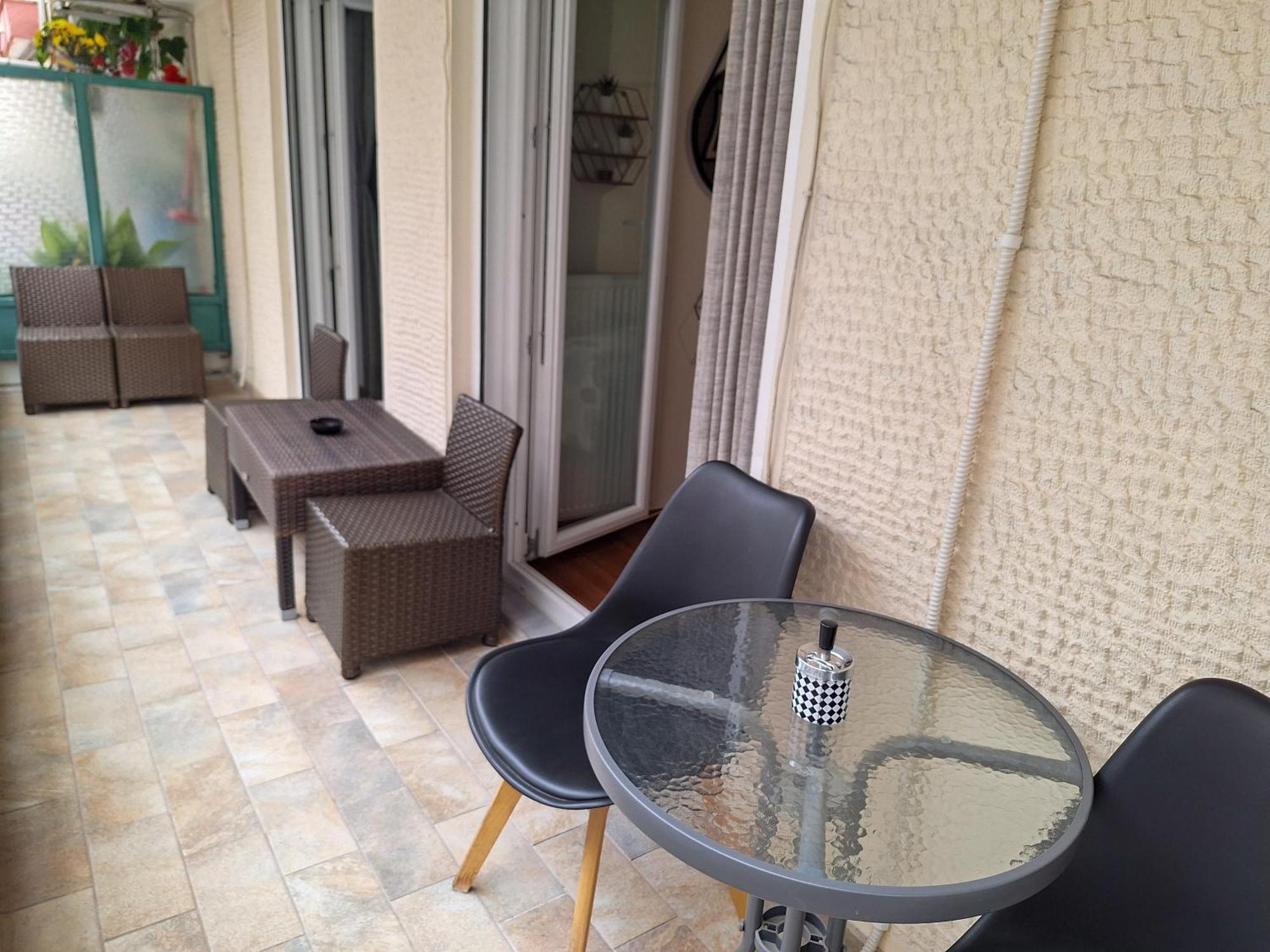 Cozy Apartment In The City Center Salonic Exterior foto